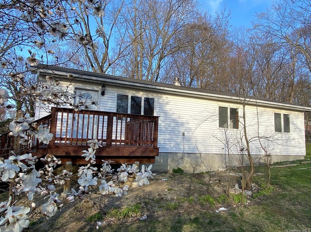 17 Cedar Trl, Monroe NY  10950-6634 exterior