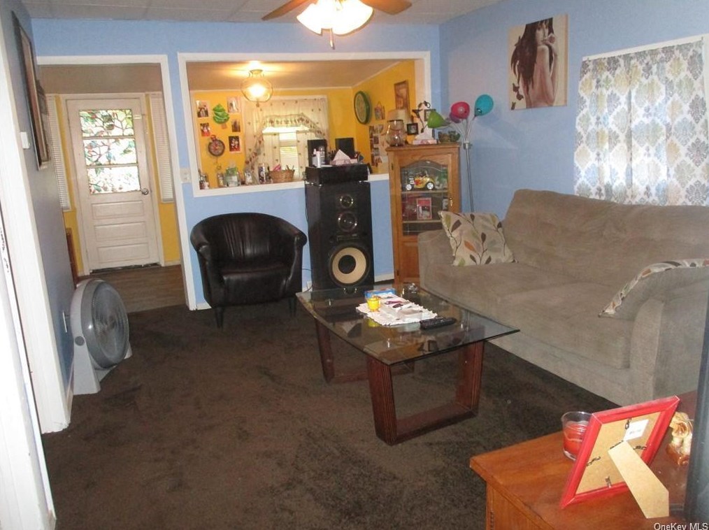 10 Sweet Fern Dr, Godeffroy, NY 12729-5511