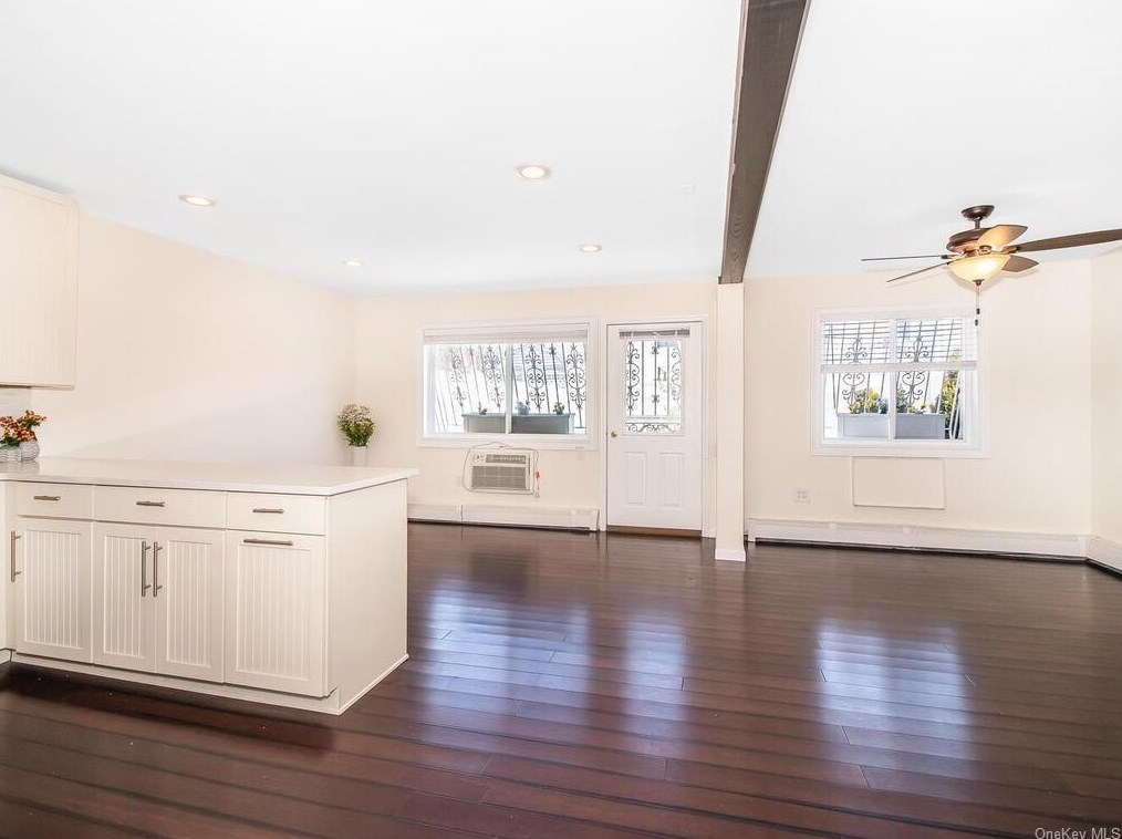 336 Howe Ave #1, Bronx, NY 10473