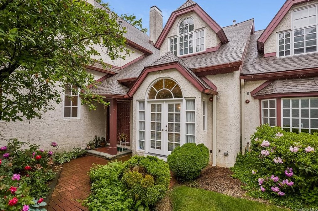 18 Springhurst Park, Dobbs Ferry, NY 10522-3100