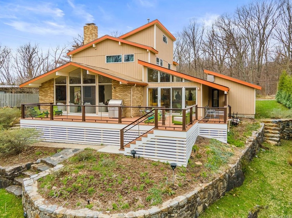 12 Edgewood Ave, Yonkers, NY 10704-2504