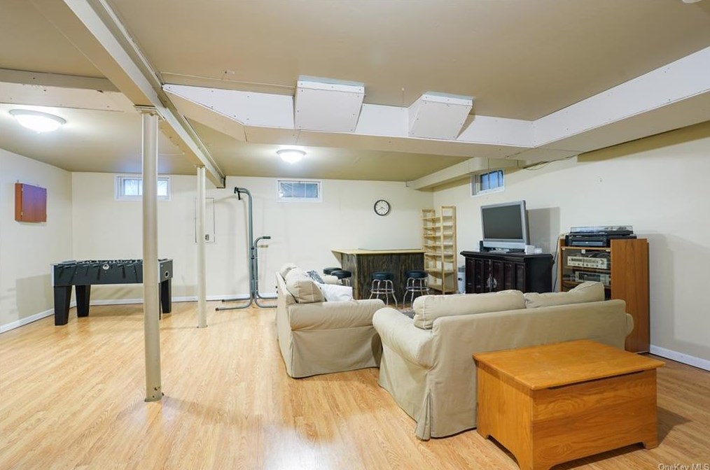 12 Island View Ave, Monroe NY  10950-1406 exterior