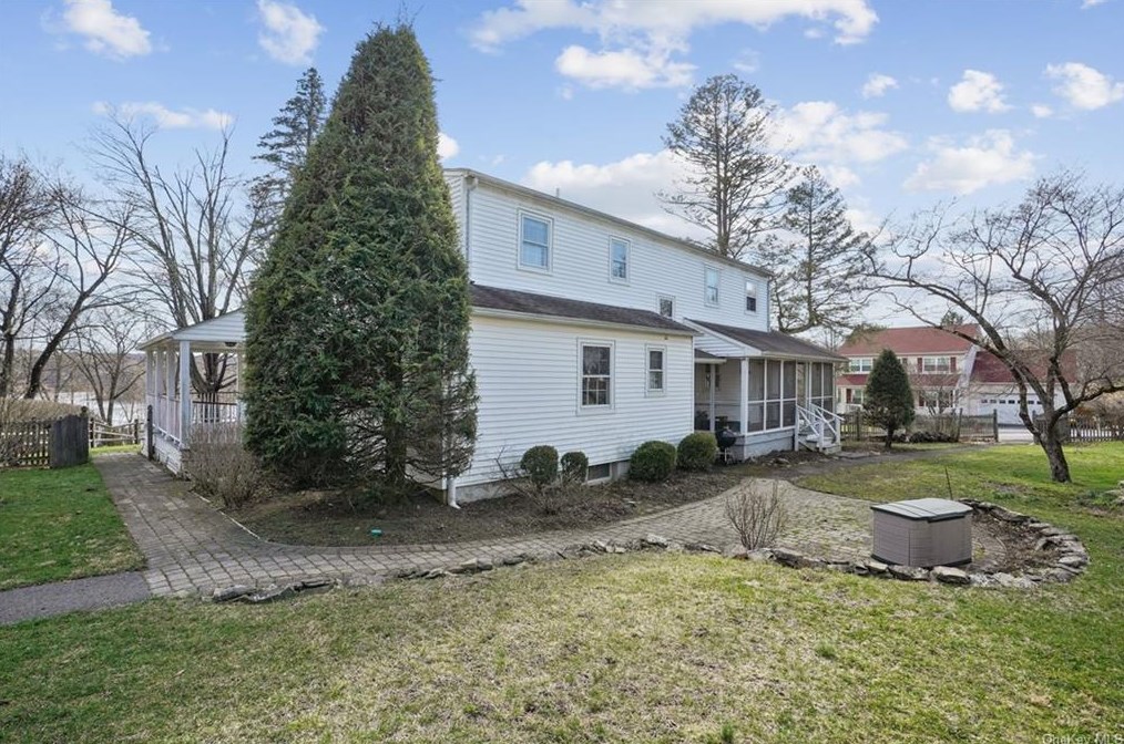 12 Island View Ave, Monroe NY  10950-1406 exterior