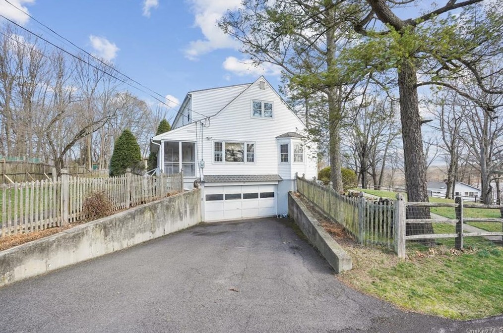 12 Island View Ave, Monroe NY  10950-1406 exterior