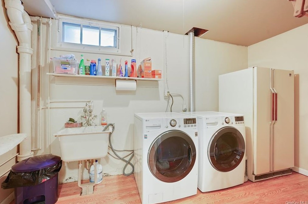 12 Island View Ave, Monroe NY  10950-1406 exterior