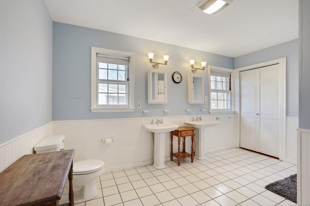 12 Island View Ave, Monroe NY  10950-1406 exterior