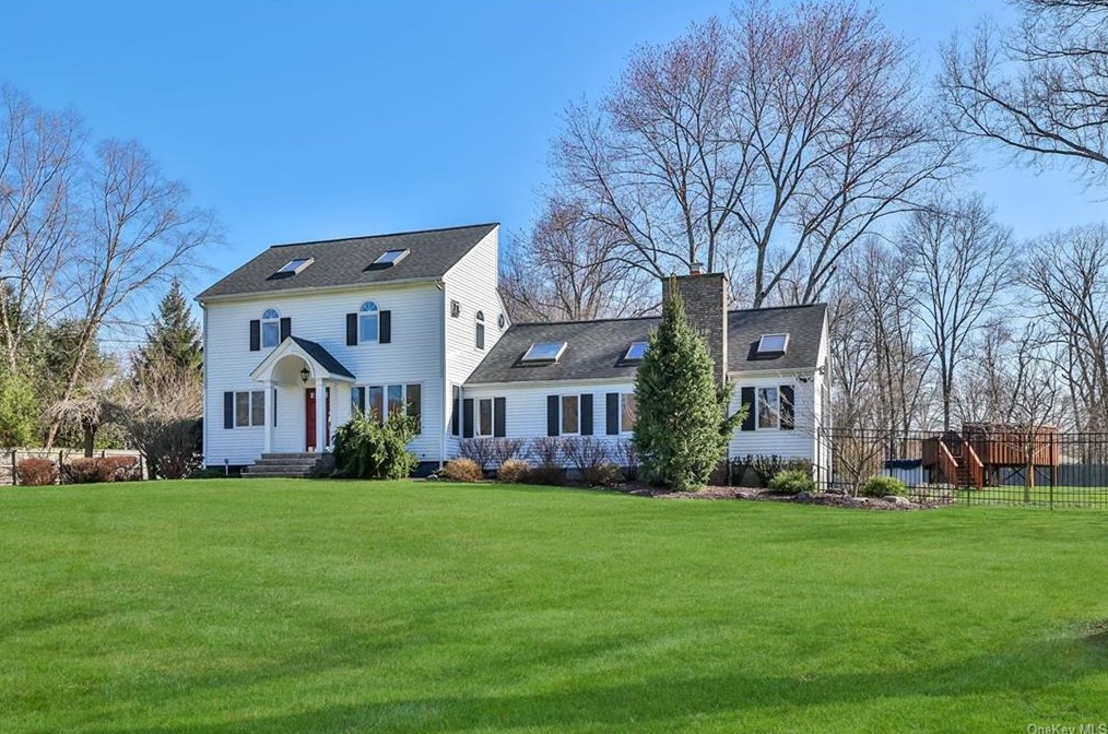 188 Burrows Ln, Blauvelt, NY 10913