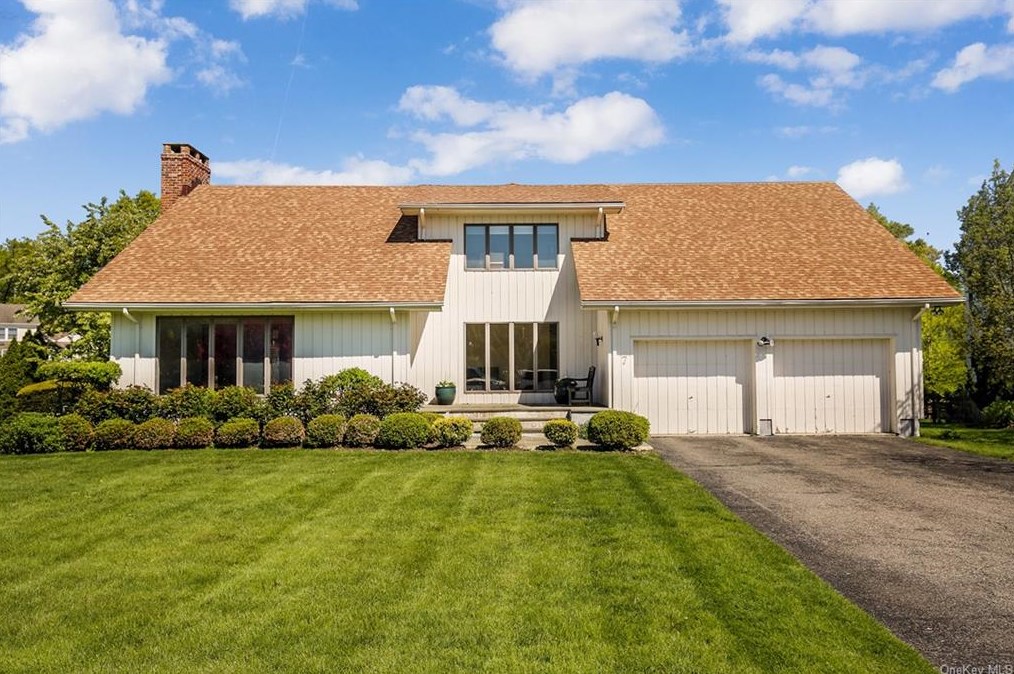 7 Philips Ln, Rye, NY 10580-3229
