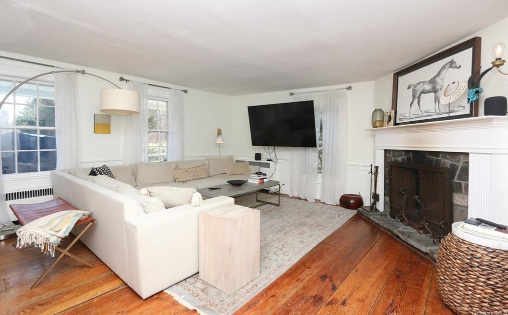 24 Mekeel St, Katonah NY  10536-3316 exterior