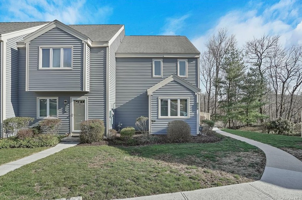 138 Fields Ln, Peekskill, NY 10566-4855