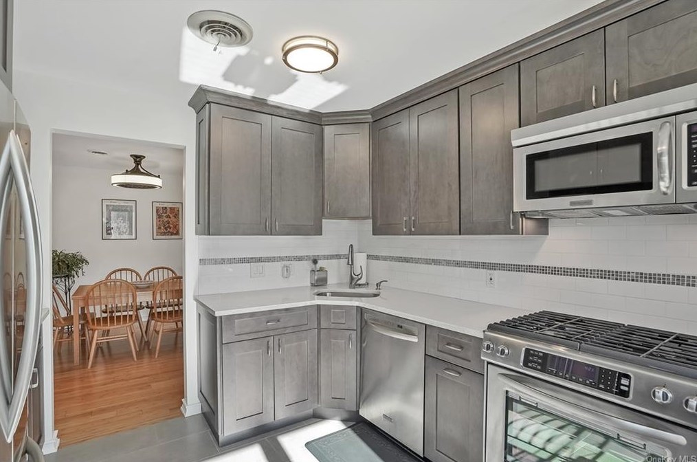 138 Fields Ln, Peekskill NY  10566-4855 exterior