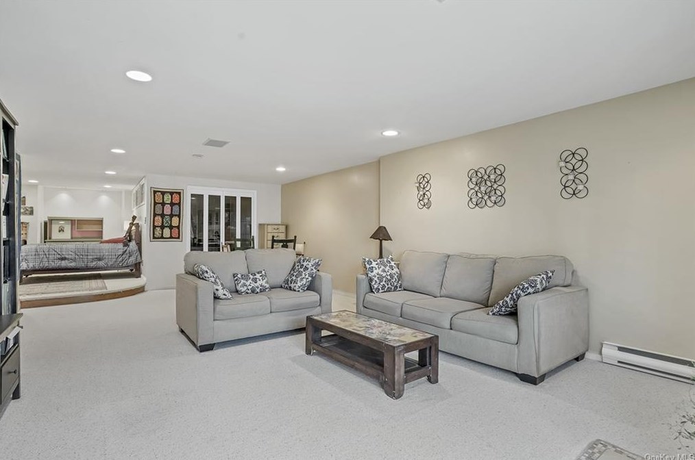 138 Fields Ln, Peekskill NY  10566-4855 exterior