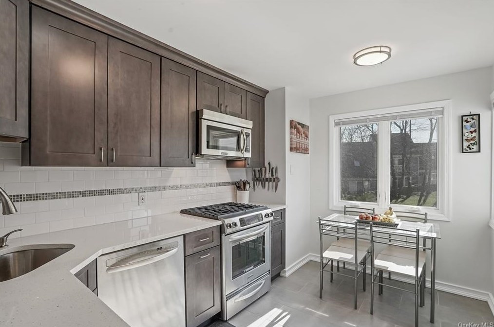 138 Fields Ln, Peekskill NY  10566-4855 exterior