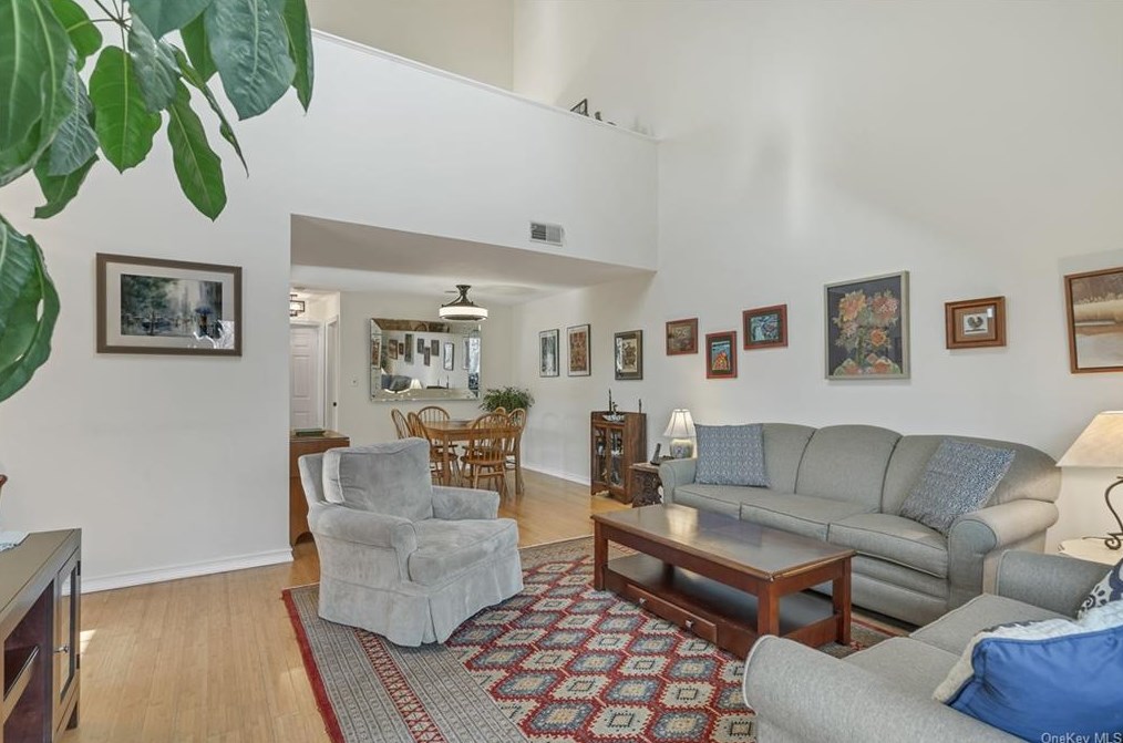 138 Fields Ln, Peekskill NY  10566-4855 exterior