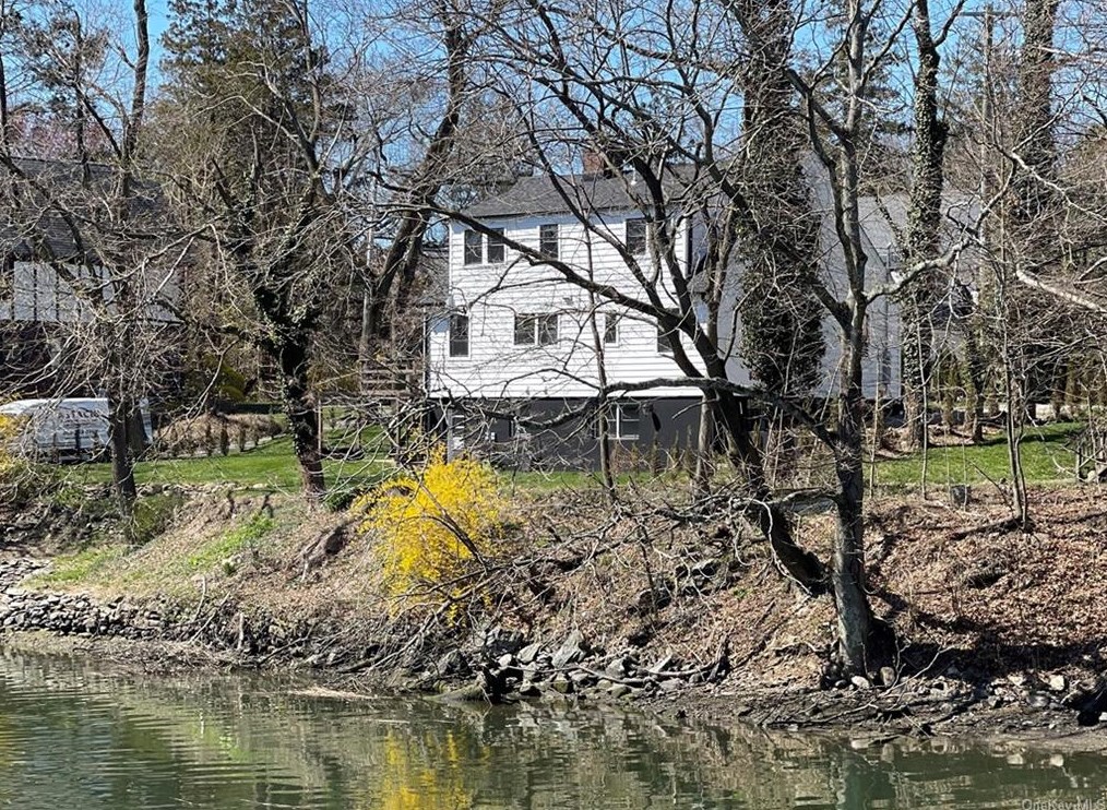 16 Harbor Terrace Dr, Rye, NY 10580-2426