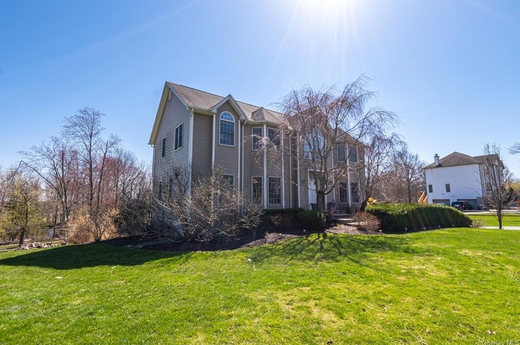 157 Burlingham Rd, Pine Bush, NY 12566-6813