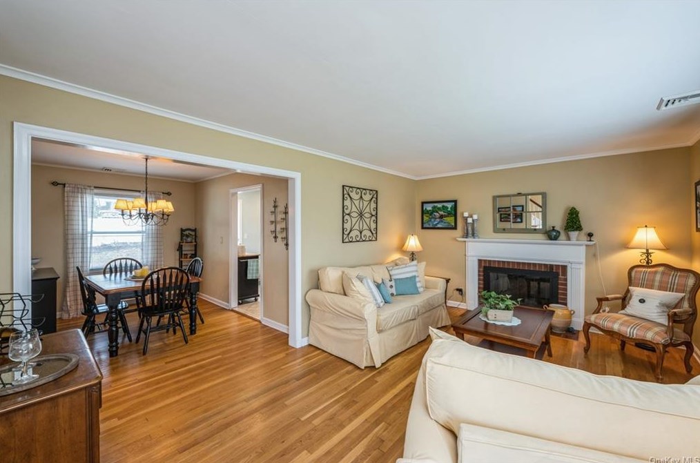 28 Ogden Ave, White Plains, NY 10605