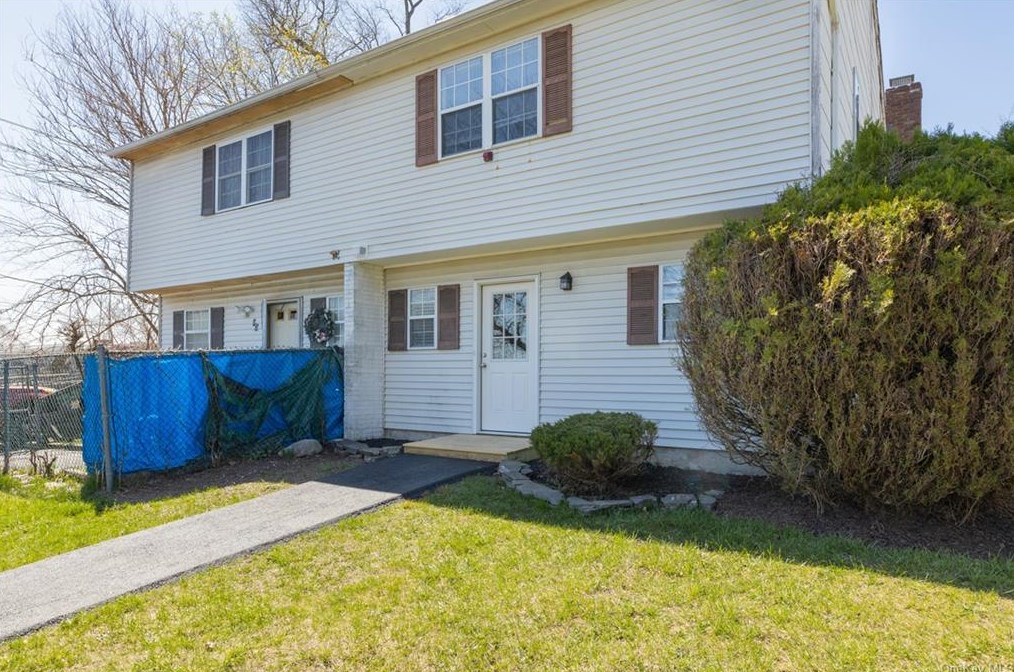 41 Albacon Rd, Nanuet, NY 10954-4415