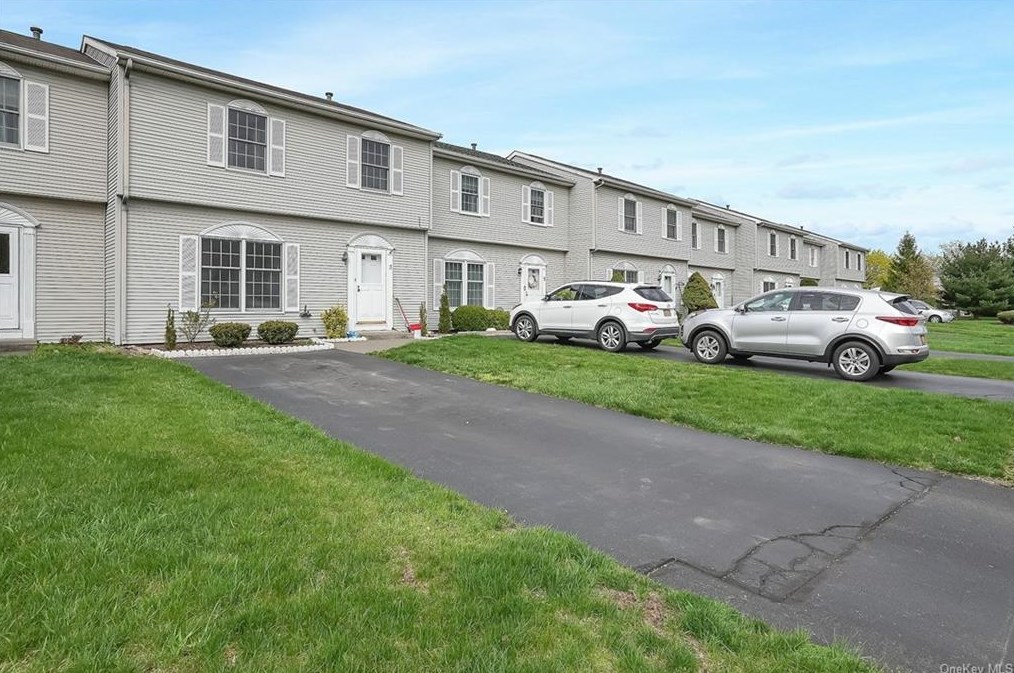 3 Wargo Ct, West Haverstraw, NY 10993-1246