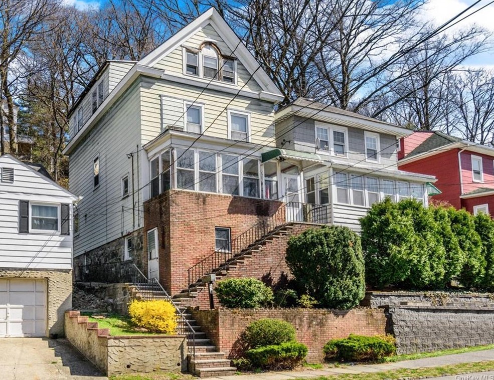 36 Sedgwick Ave, Yonkers, NY 10705-4621