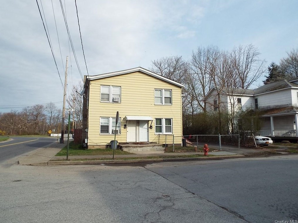 6 Thompson St, Port Jervis, NY 12771-3041