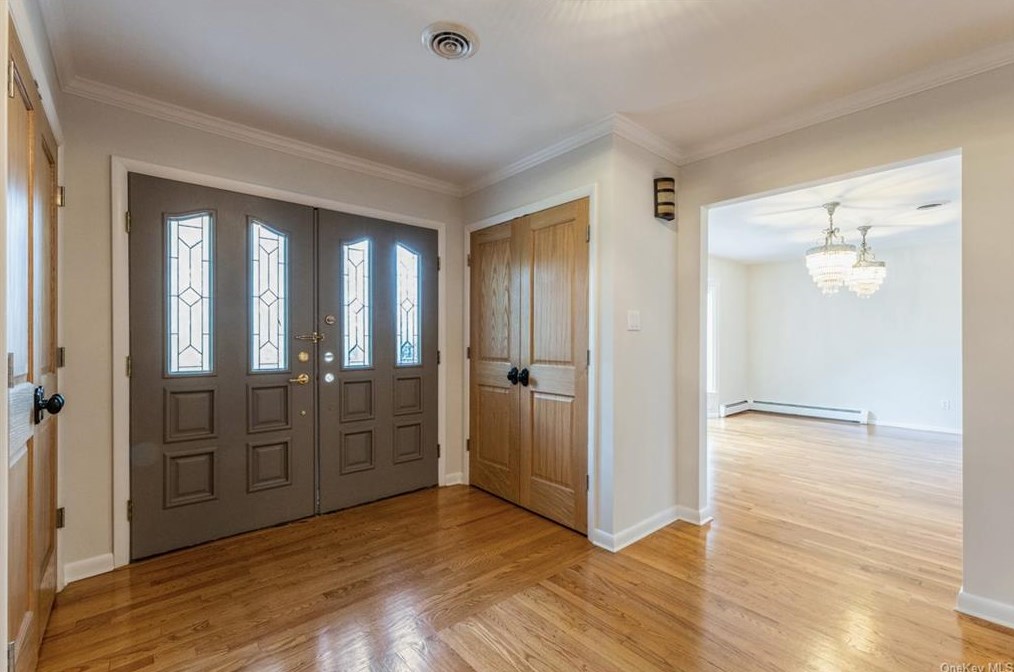 141 Trails End, New City, NY 10956-1309