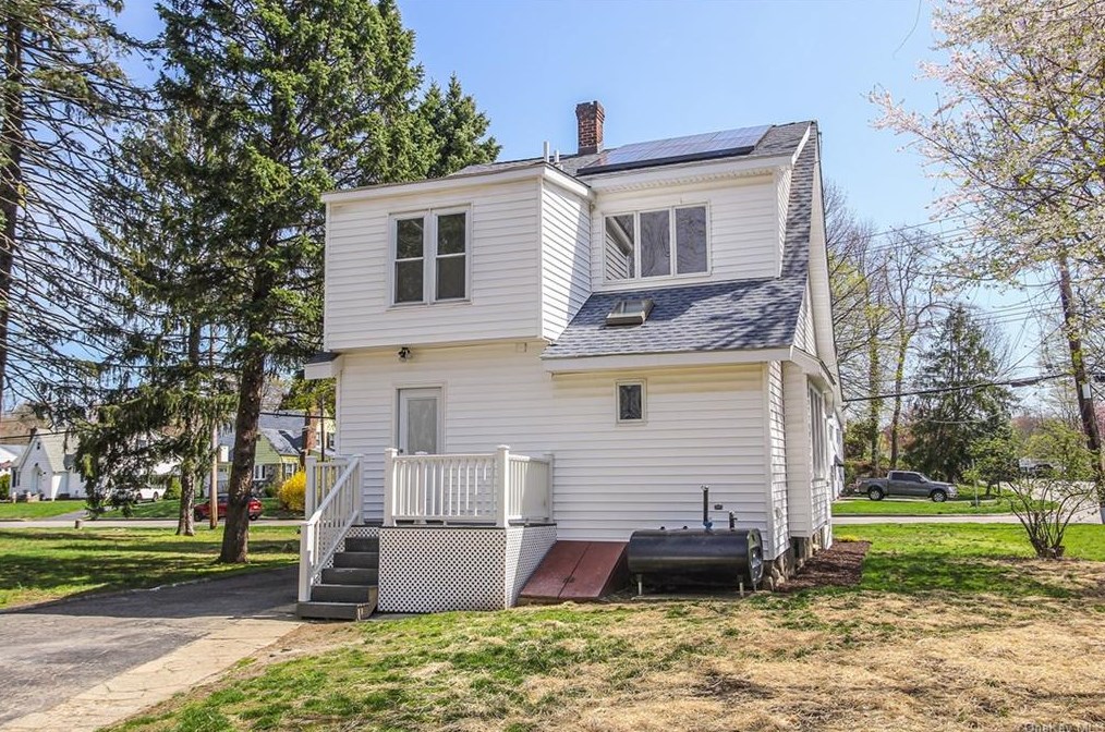 90 Tate Ave, Buchanan, NY 10511