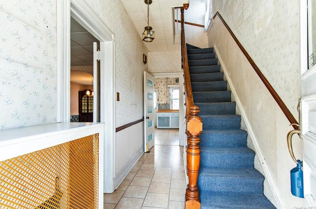 511 Bronx River Rd, Yonkers, NY 10704-2514