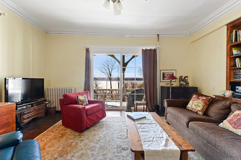 63 Livingston Ave, Dobbs Ferry NY exterior