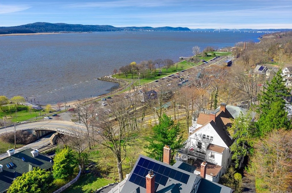 63 Livingston Ave, Dobbs Ferry NY exterior