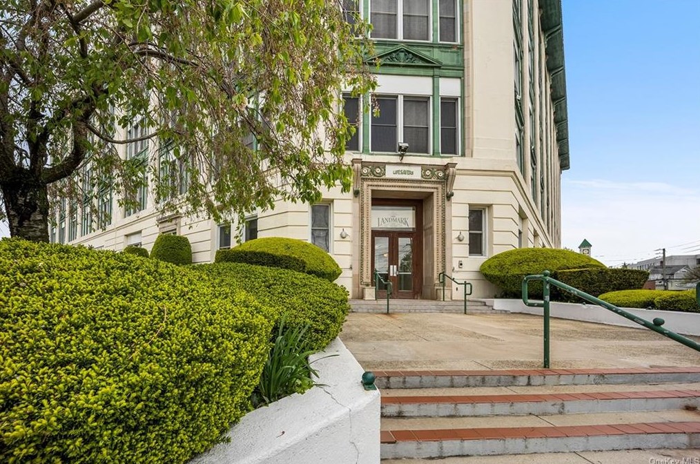 1 Landmark Sq #403, Rye Brook, NY 10573