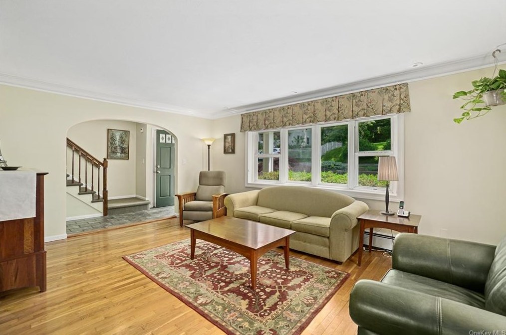 46 High St, Mount Kisco, NY 10549-2910