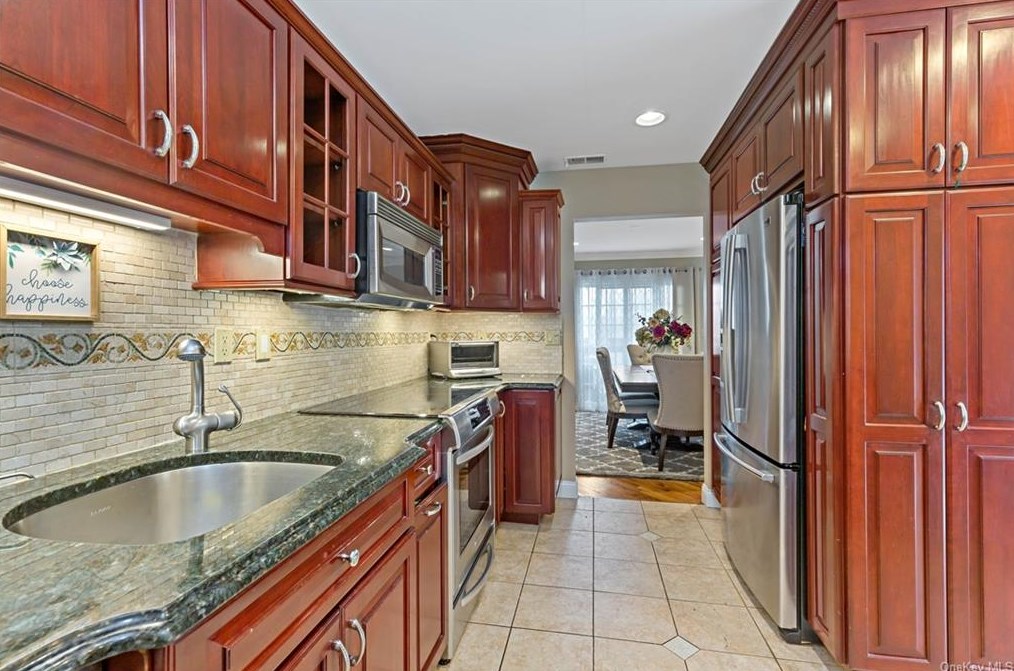 93 Wild Birch Farms, Cortlandt Manor, NY 10567-1437