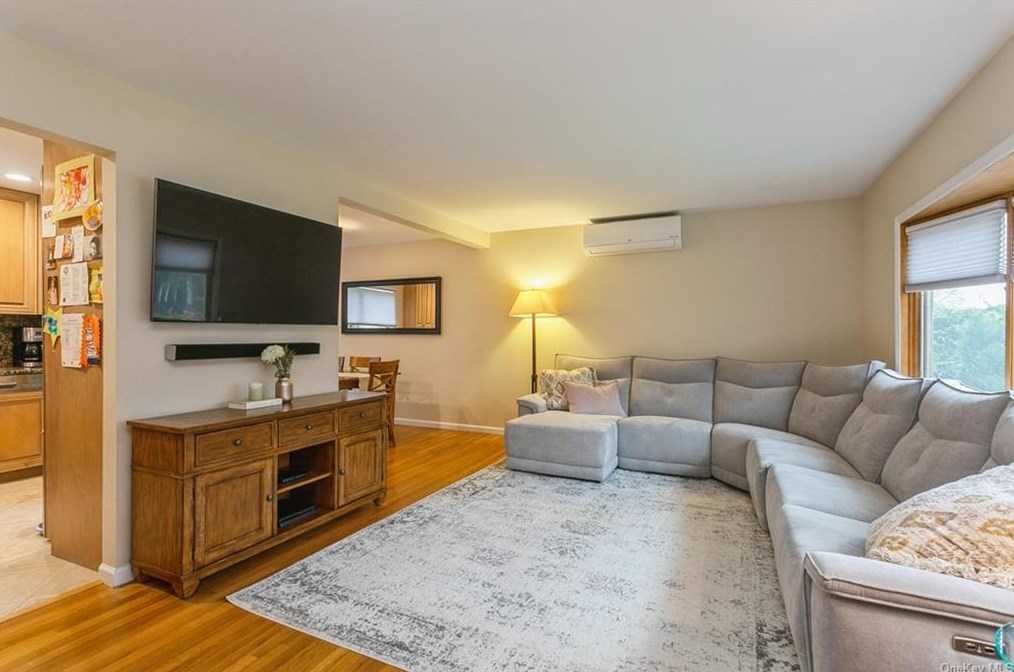 30 Kingston Ave, White Plains, NY 10604