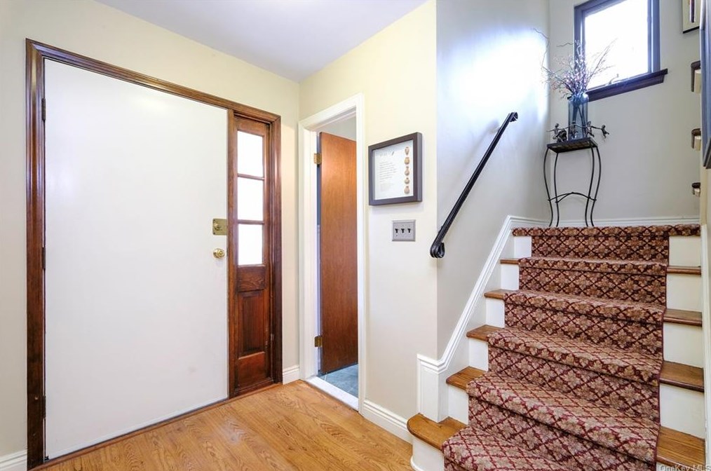38 Quincy Ct, Goldens Bridge, NY 10526-1145