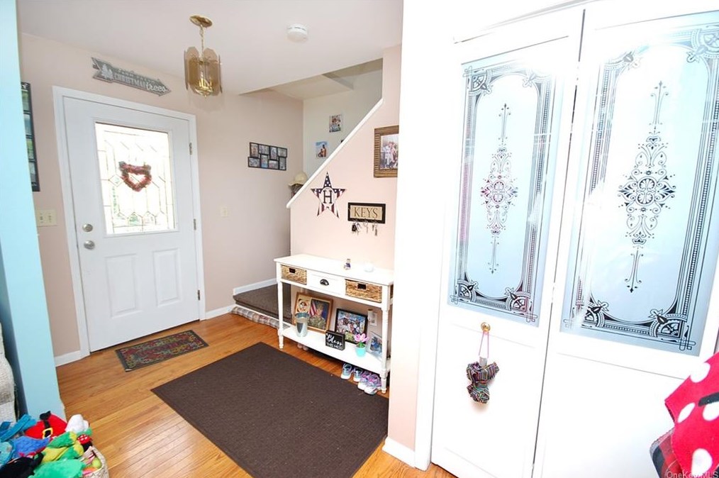 181 4th St, Verplanck, NY 10596-7736