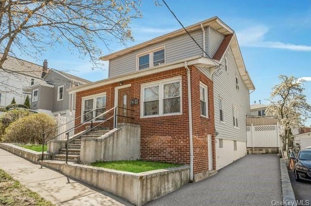 59 Lee Ave, Yonkers, NY 10705-4724