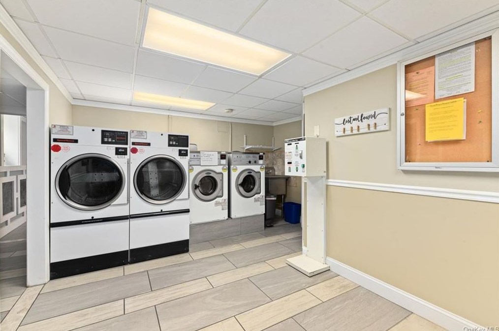 2 Lockwood Ave, Yonkers NY  10701-5504 exterior