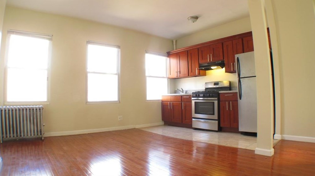 353 Monroe St, Brooklyn NY  11221-1104 exterior