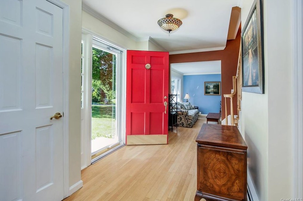 1 Kingswood Rd, Katonah, NY 10536-3004