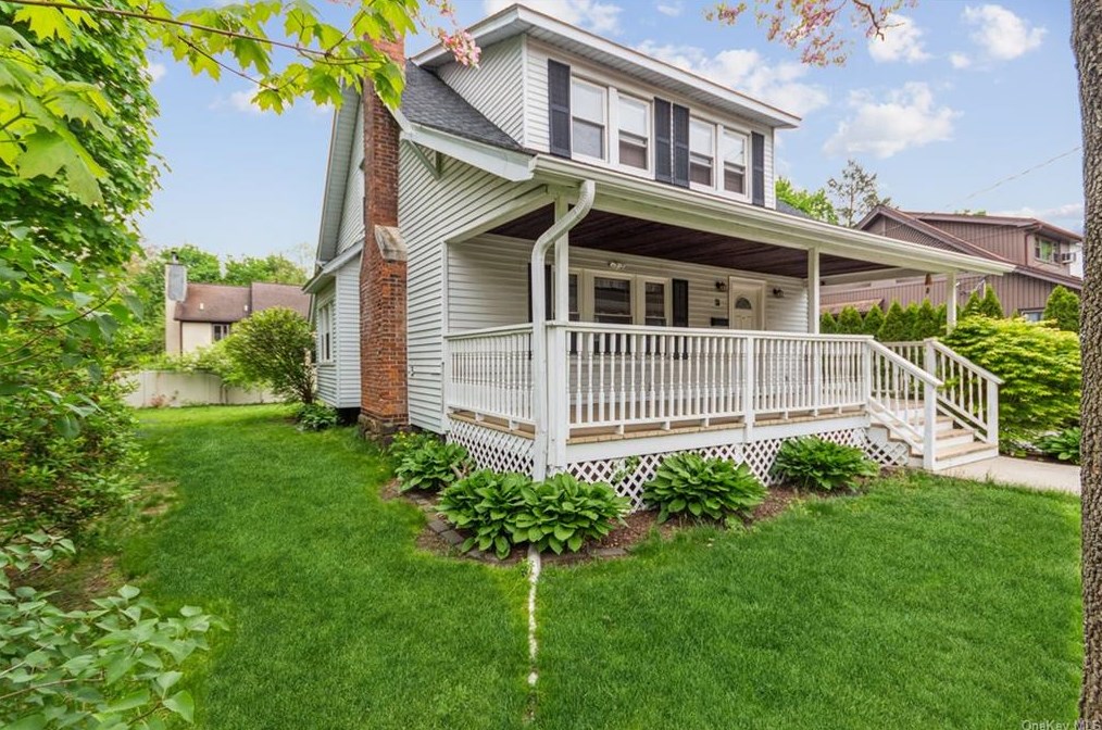 15 James St, Montrose, NY 10548-1003