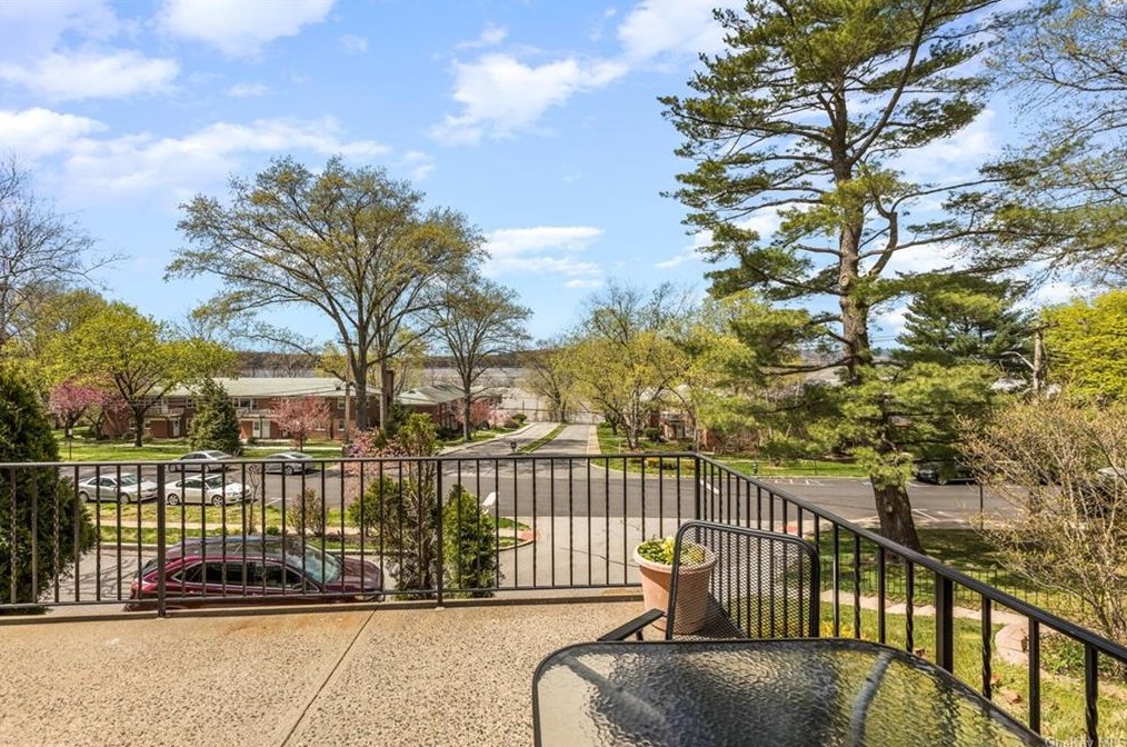 195 Buckhout St, Irvington On Hudson, NY 10533-2209