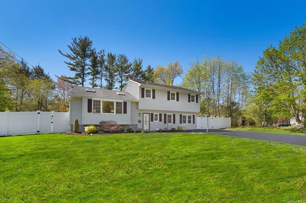 45 Twin Elms Ln, New City, NY 10956-3519