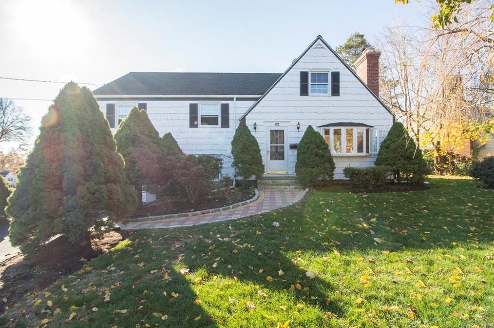 42 Tower Hill Dr, Rye Brook, NY 10573