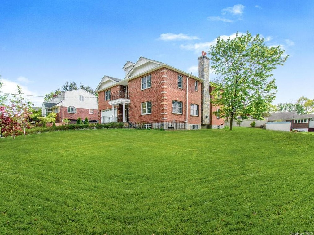 142 Valentine St, Yonkers, NY 10704