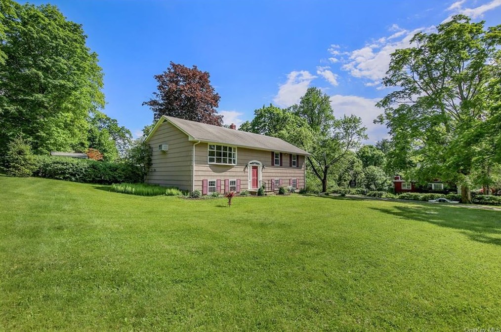 80 Dutch St, Montrose, NY 10548-1516