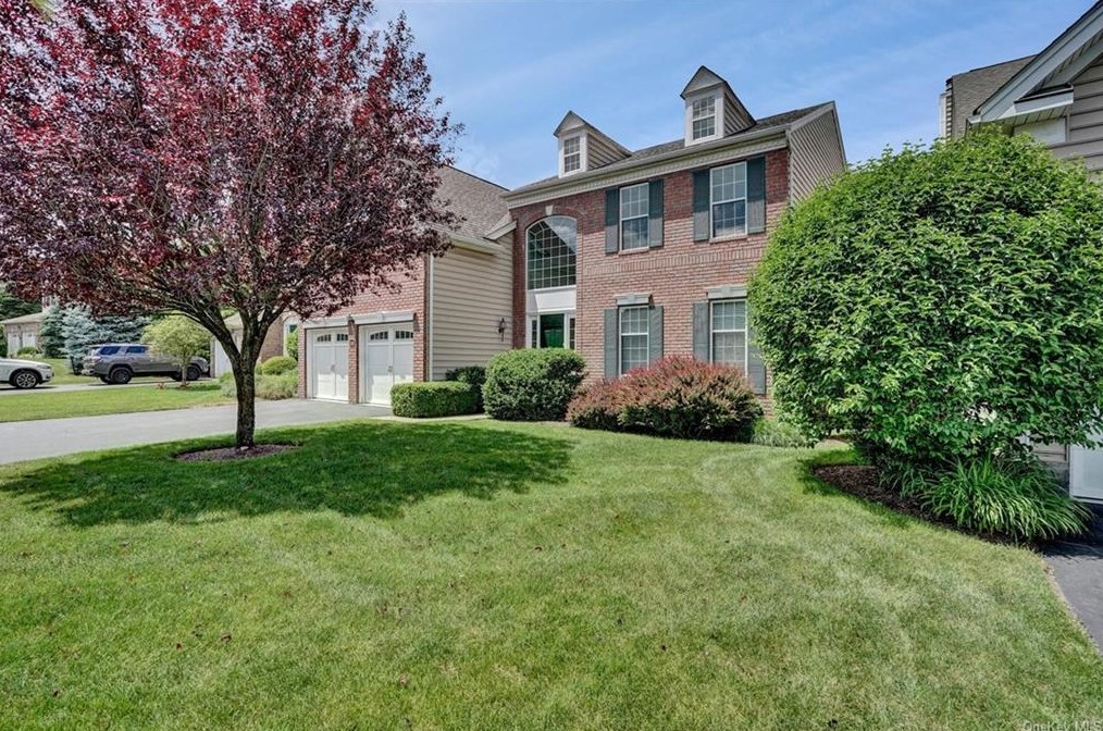 209 Roosevelt Dr, Fishkill, NY 12524