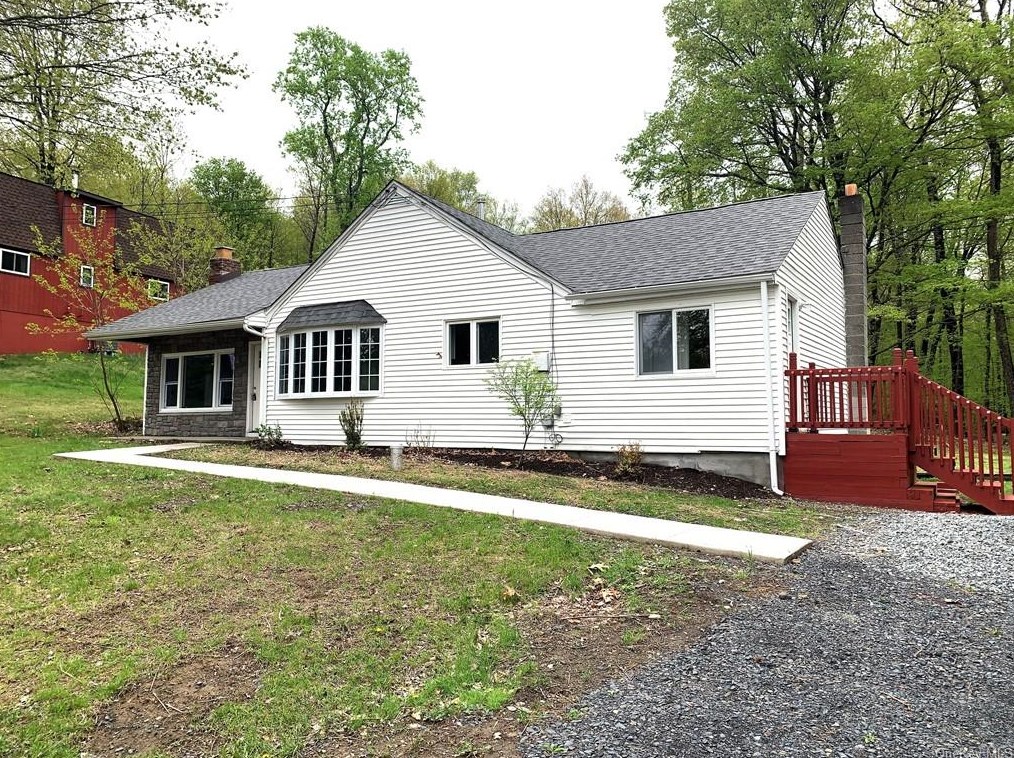 442 Strawridge Rd, Wallkill, NY 12589