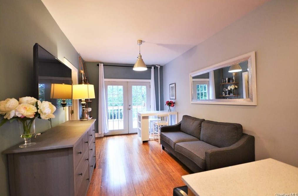 226 Sommerville Pl #1, Yonkers, NY 10703