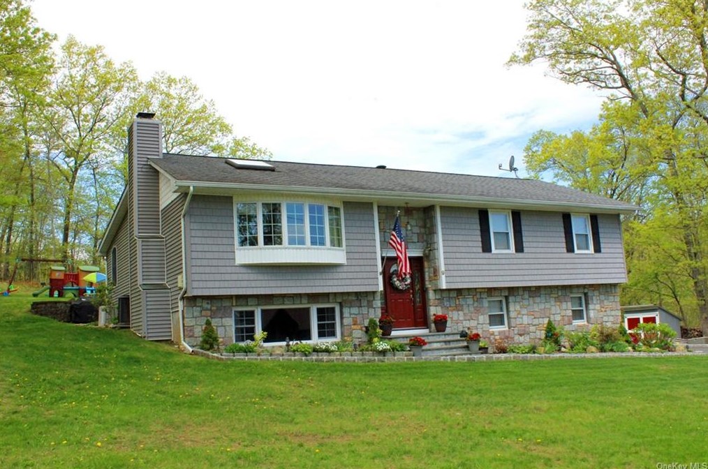 9 Jean Dr, Cortlandt Manor, NY 10567-7320